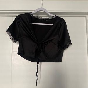 SHEIN Black Cropped Top